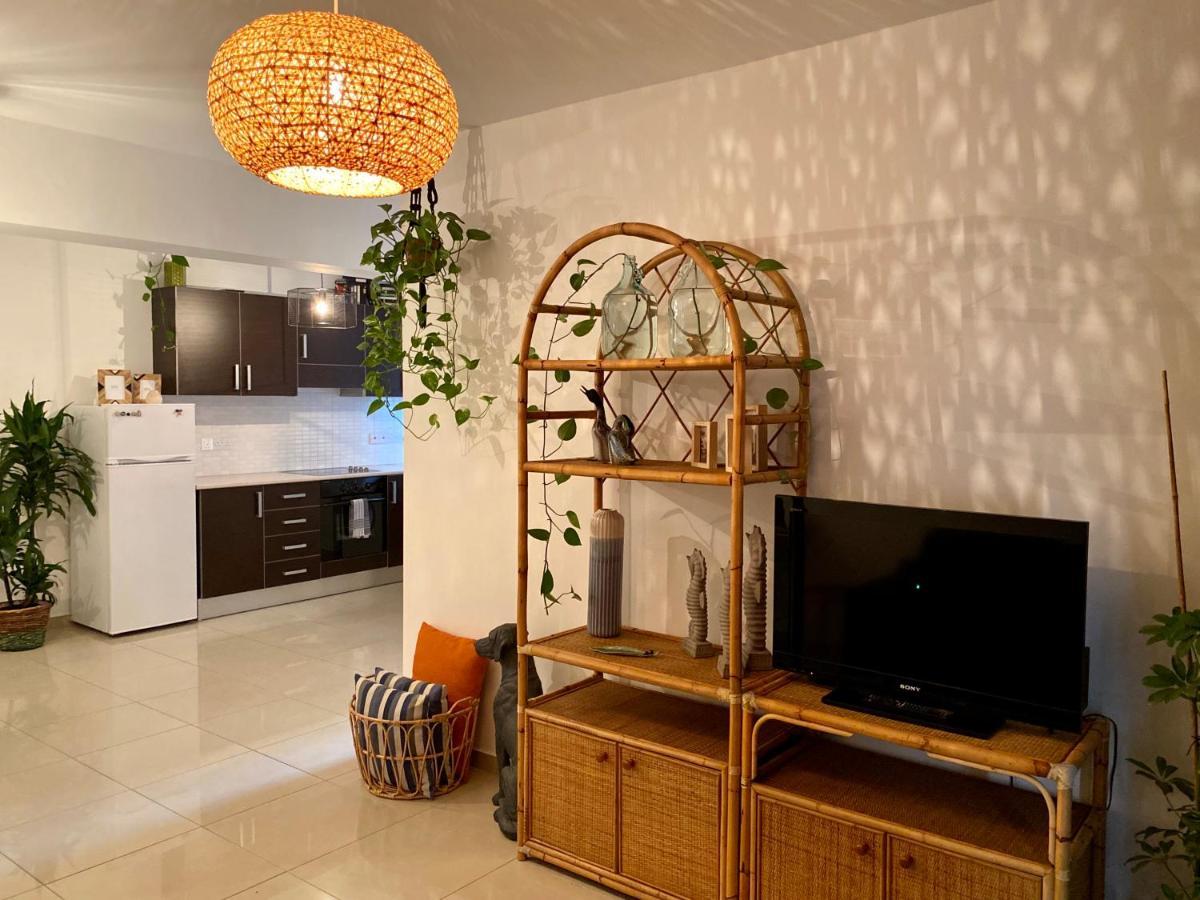 Fat Cow Apartment 102 Livadhia Экстерьер фото